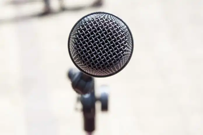 Microphone,Close-up,On,Stage